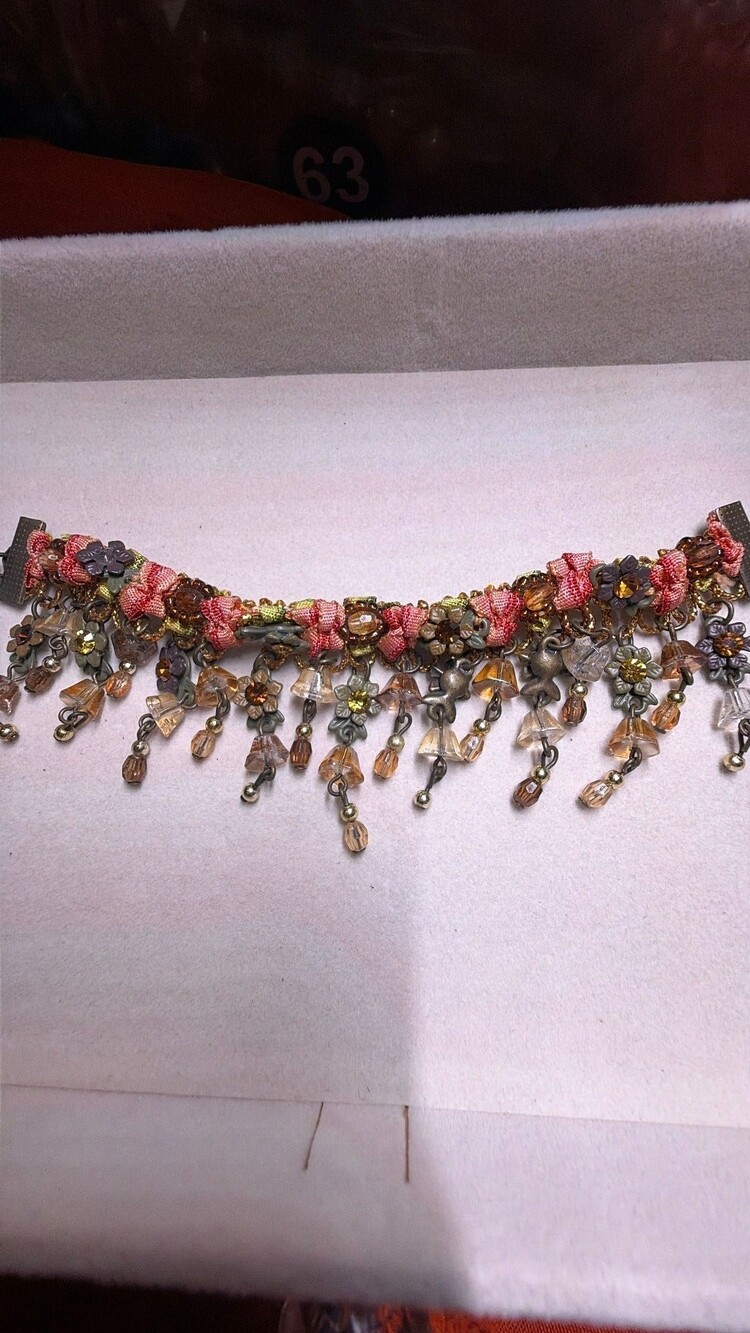 Beautiful Brass-Toned Vintage Bracelet